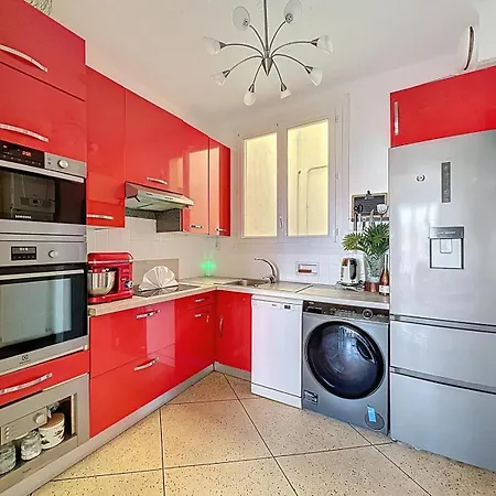 Апартаменты Entire In Saint-raphael *