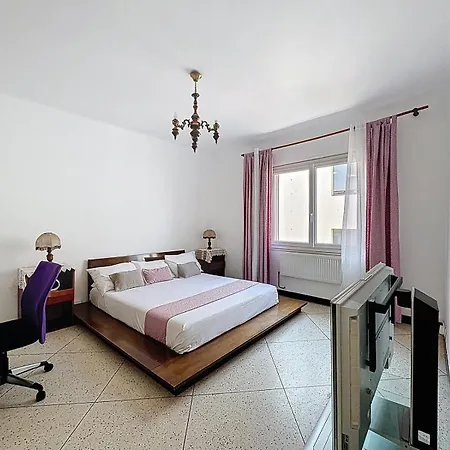 Entire In Saint-raphael Апартаменты